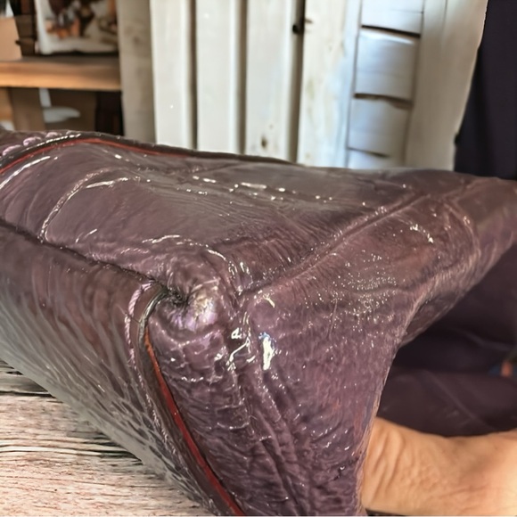 Kate Spade GUC+ Purple Croc Embossed Patent Leather Noelle Shoulder Bag - Picture 10 of 14